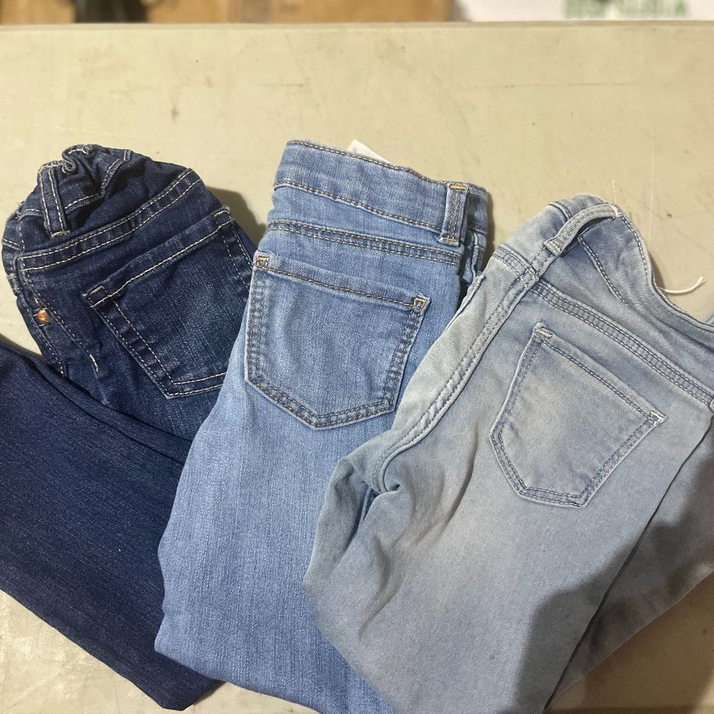 The Children's Place Size 5T Pack Of 3 Denim Jeans-Dark Wash-Light Wash-Grey - Picture 3 of 3